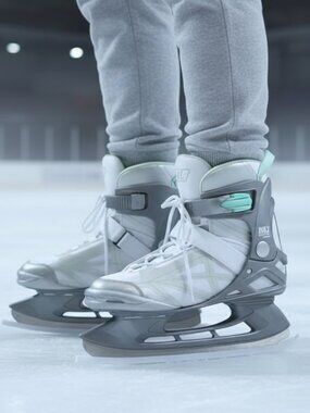 DBX Speed recreation Skate Women White Mint Silver Shoes size 7 / Skate size 6